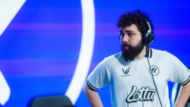 Imagem do técnico do Fluxo Counter-Strike atrás dos jogadores no StarLadder Budapest Major 2025