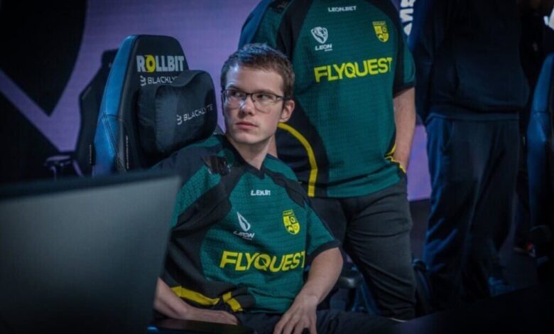 Imagem da equipe FlyQuest Counter-Strike competindo no StarLadder Budapest Major 2025