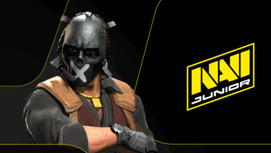 Logotipo NAVI Junior de Natus Vincere e personagem do jogo Counter-Strike 2