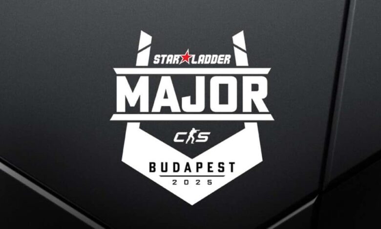 Imagem do logotipo branco do StarLadder Budapest Major 2025 em um fundo preto