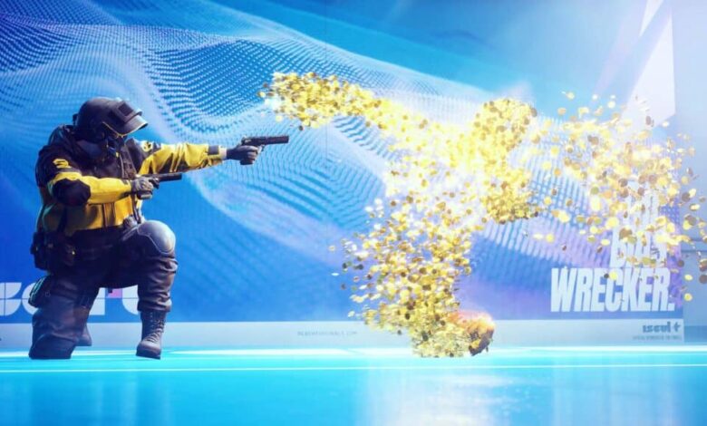 Imagem do jogador da Finals segurando pistolas ao lado de uma silhueta de moedas de ouro