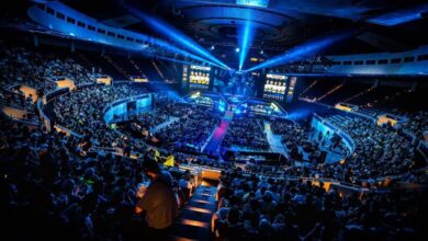 Imagem do palco ESL Counter-Strike iluminado com iluminação azul