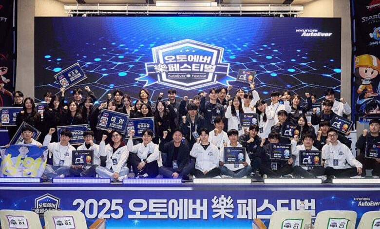 Imagem da Hyundai Autoever comemorando após participar de evento de esports