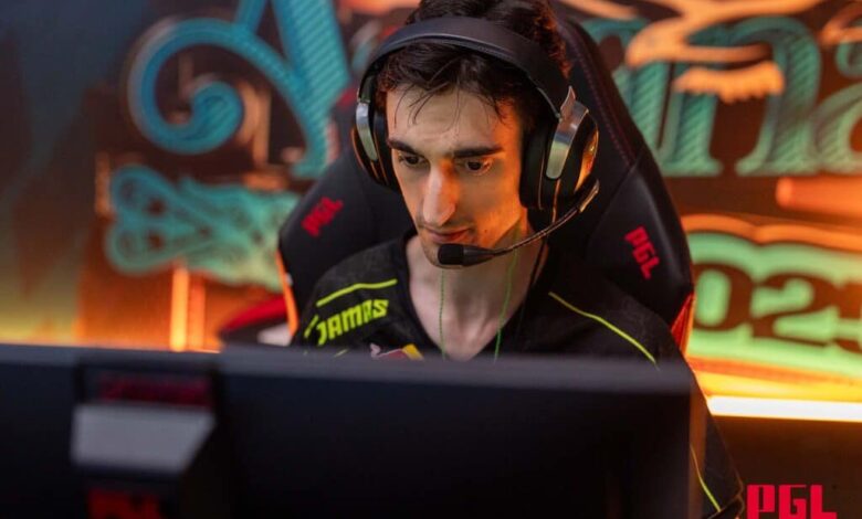 Imagem do jogador de Counter-Strike ewjerkz competindo por Ninjas de Pijama no PGL Astana 2025