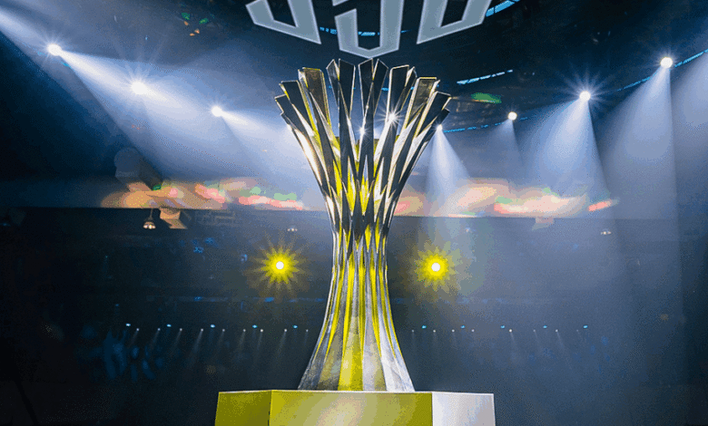 Troféu da Grande Final do PUBG Global Championship do evento PUBG United no palco