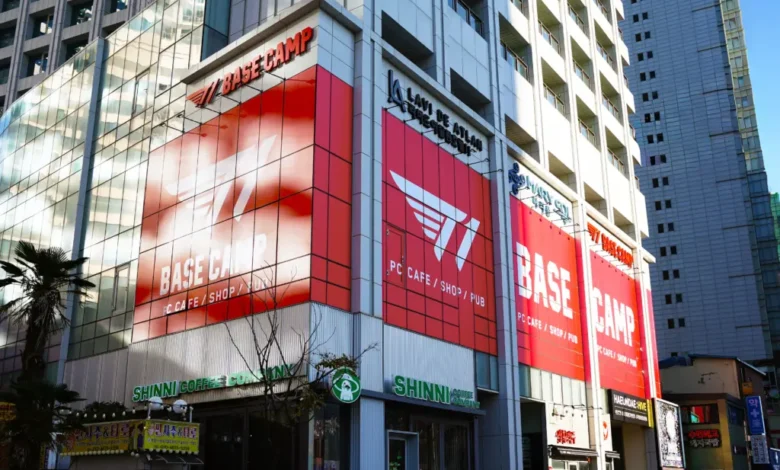 T1 abre segundo local do acampamento base em Busan