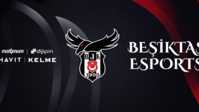 Gráfico preto e vermelho do Beşiktaş Esports com logotipo da marca e parceiros