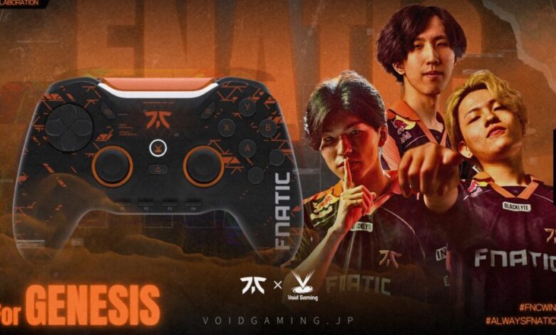 Imagem promocional da Fnatic apresentando jogadores profissionais e o controlador GENESIS Void Gaming